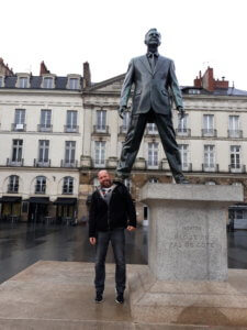 On ne peut pas porter les autres dans la vie.